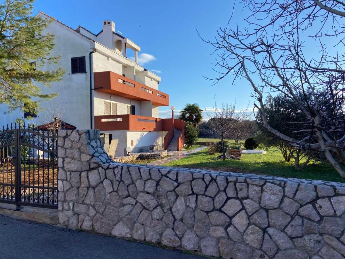 Family Apartments Tomy Punat Dış mekan fotoğraf