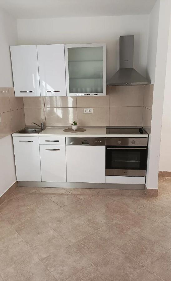 Family Apartments Tomy Punat Dış mekan fotoğraf