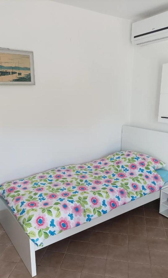 Family Apartments Tomy Punat Dış mekan fotoğraf